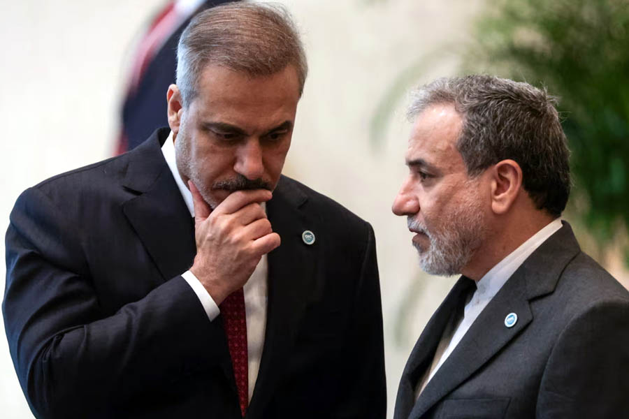 Turkish FM Hakan Fidan and Iranian FM Abbas Araghchi chat ahead of the 51st OIC foreign ministers' session in Istanbul.